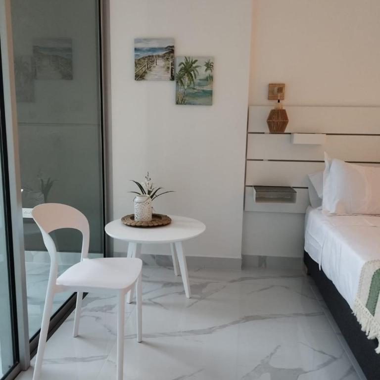 Patty del Mar Suites - One-Bedroom Apartment - 23