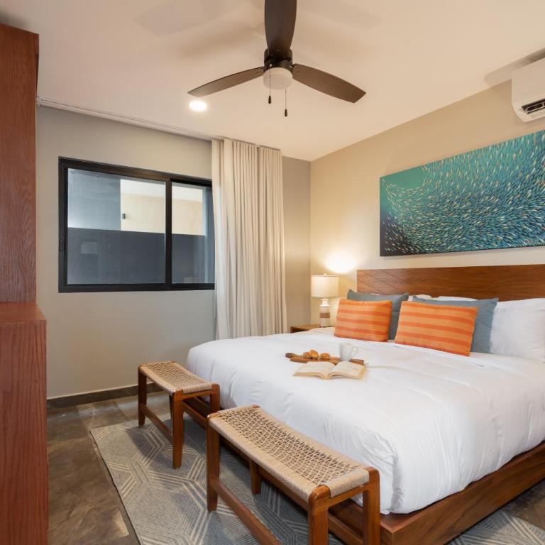 Paramar Black - One-Bedroom Apartment with Balcony - 3