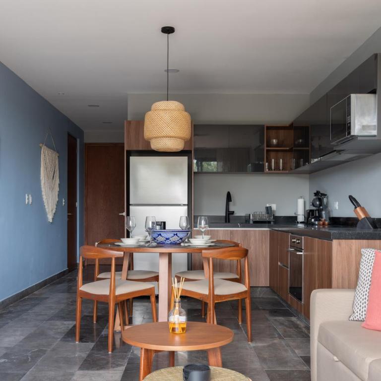 Paramar Black - One-Bedroom Apartment with Balcony - 6