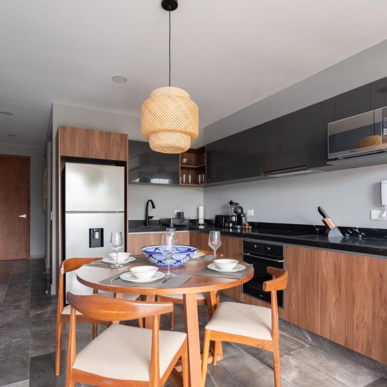 Paramar Black - One-Bedroom Apartment with Balcony - 12
