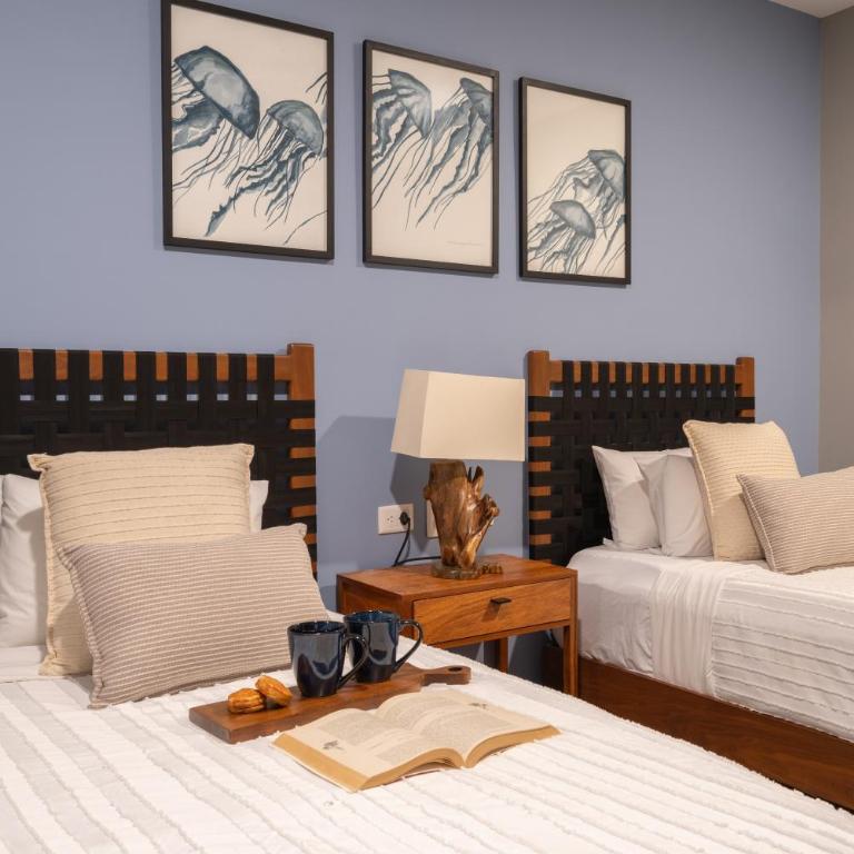 Paramar Black - Two-Bedroom Apartment with Pool View - 22