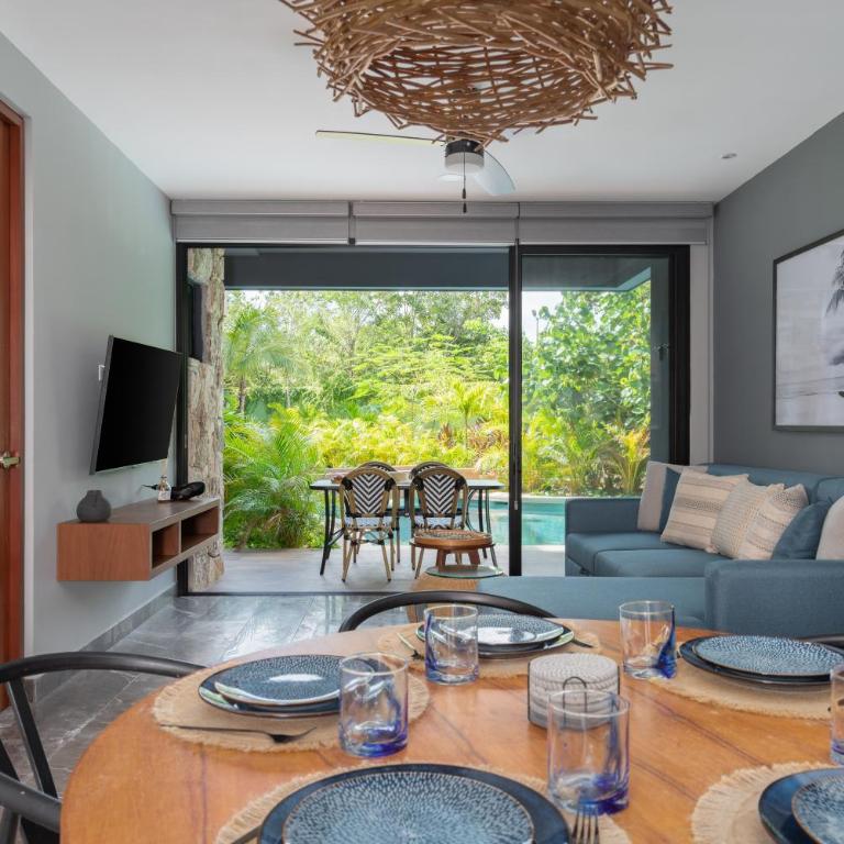 Paramar Black - Two-Bedroom Apartment with Pool View - 23