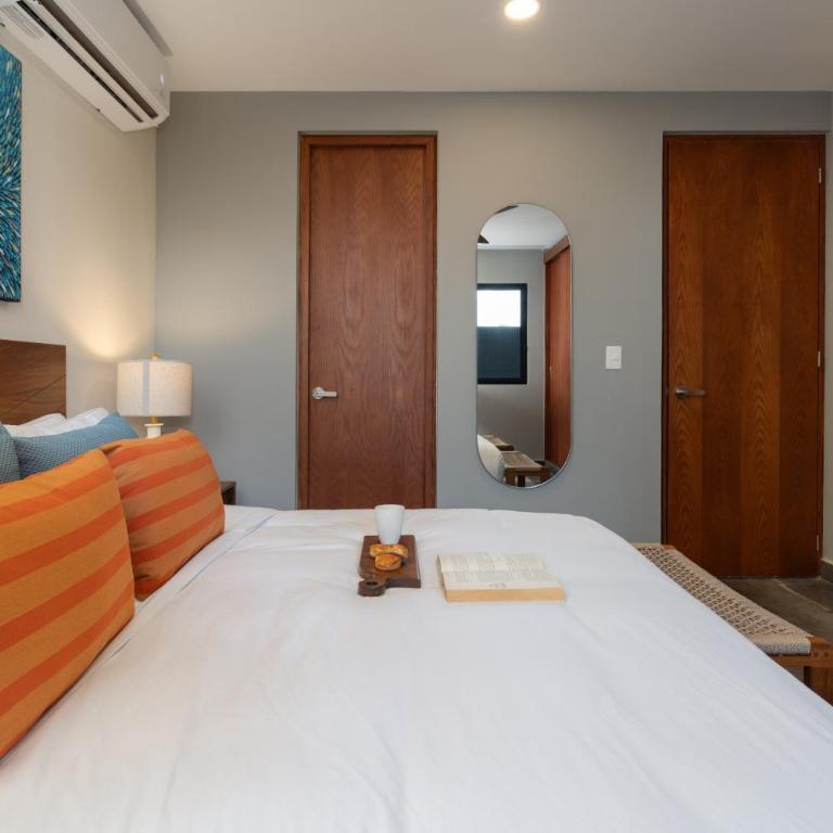 Paramar Black - One-Bedroom Apartment with Balcony - 19