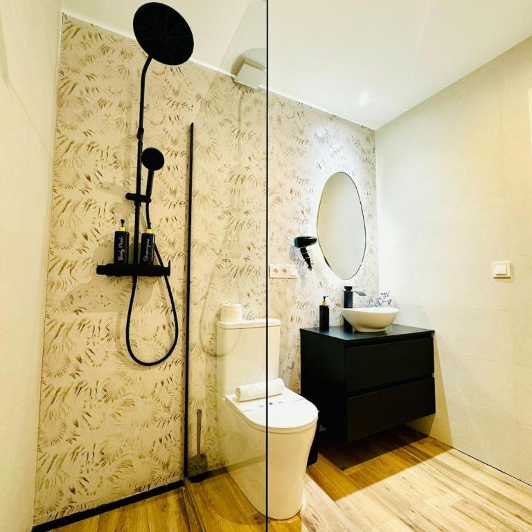 PLANAS 2 Design & Spaciousness with Terraza in Ruzafa SOHO - One-Bedroom Apartment - 34