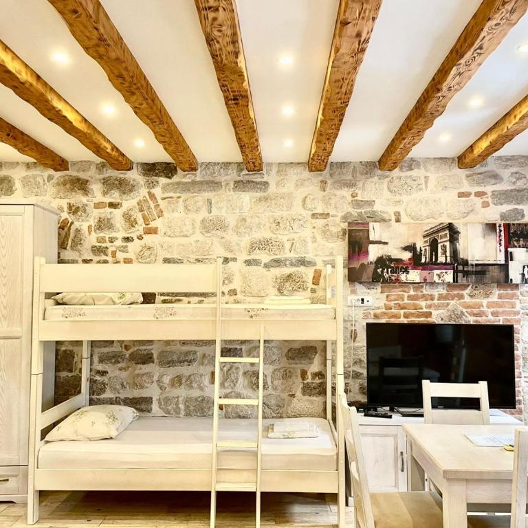 Apartaments Charlie Chaplin - One-Bedroom Apartment - 8