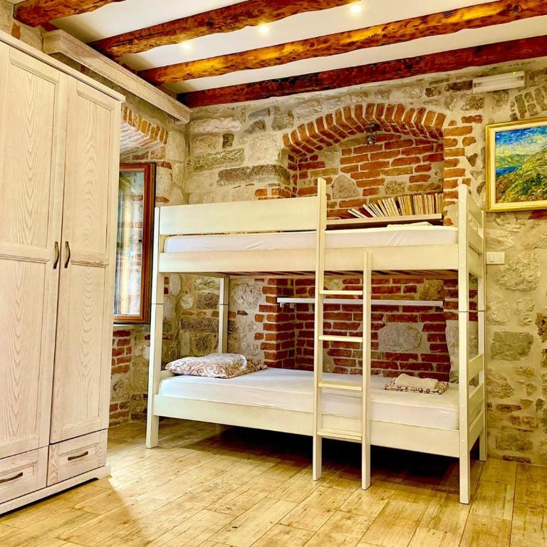 Apartaments Charlie Chaplin - Studio with Balcony - 6