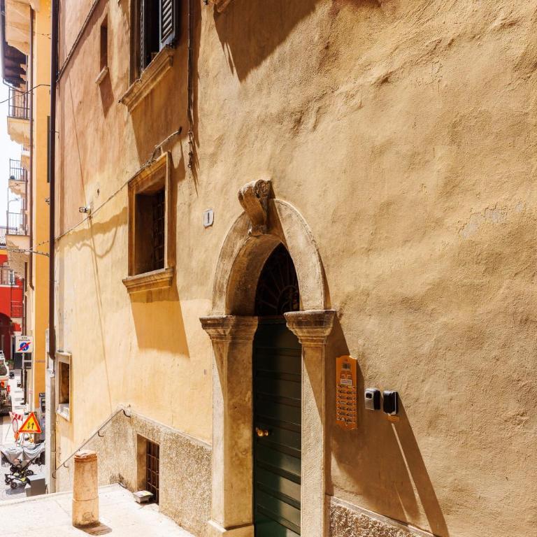 Dimora delle Erbe - a 20 passi da Piazza Erbe - One-Bedroom Apartment - 9