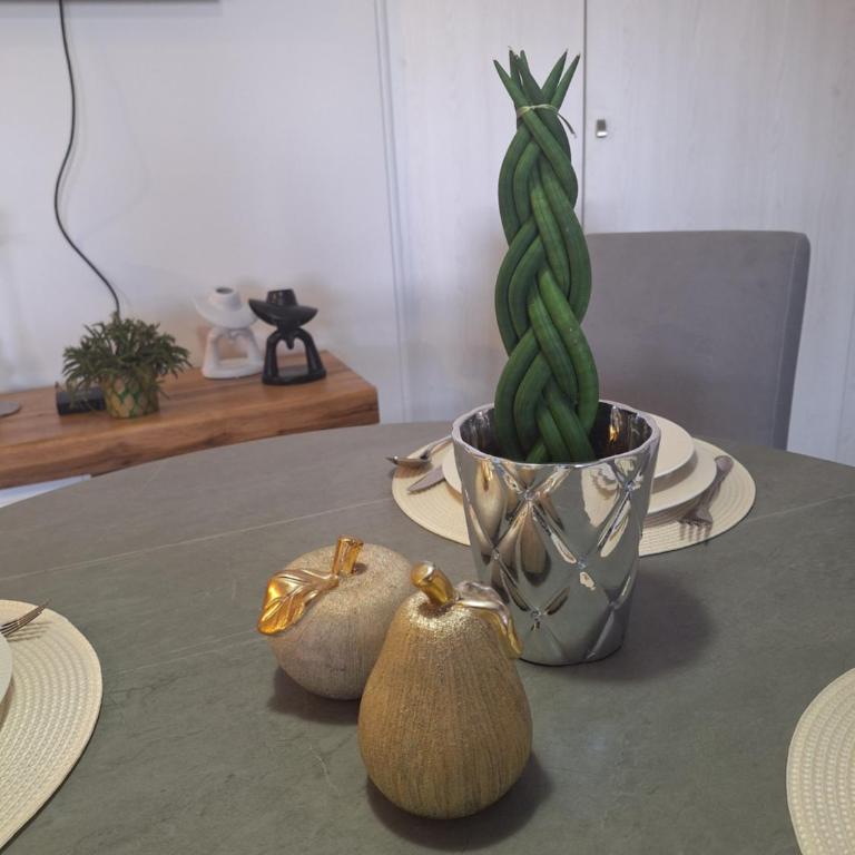 Iva Lux - One-Bedroom Apartment - 15