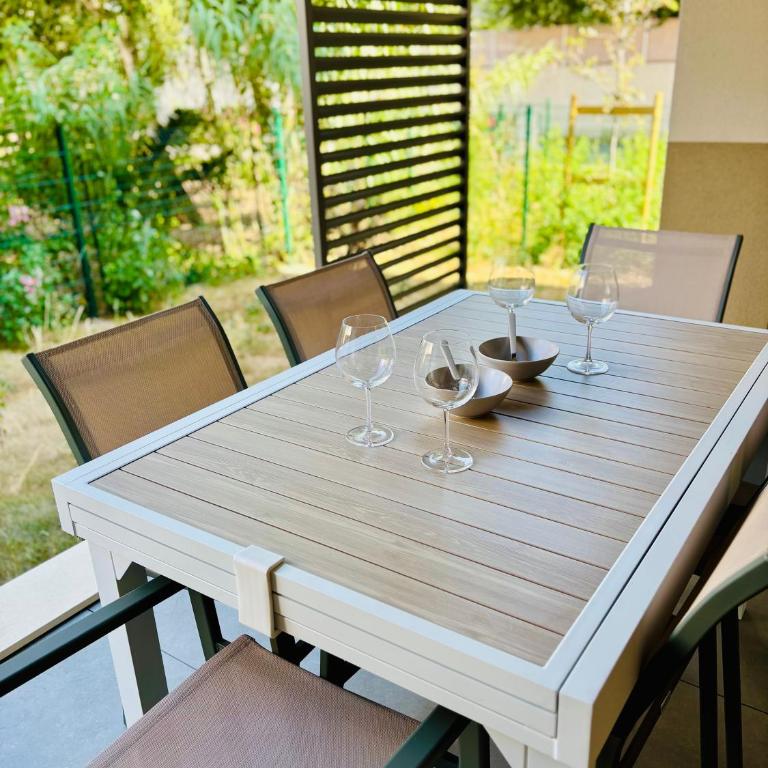 Nice apartment with garden direct access to beach,Parking free - Appartement 2 Chambres avec Terrasse - 8