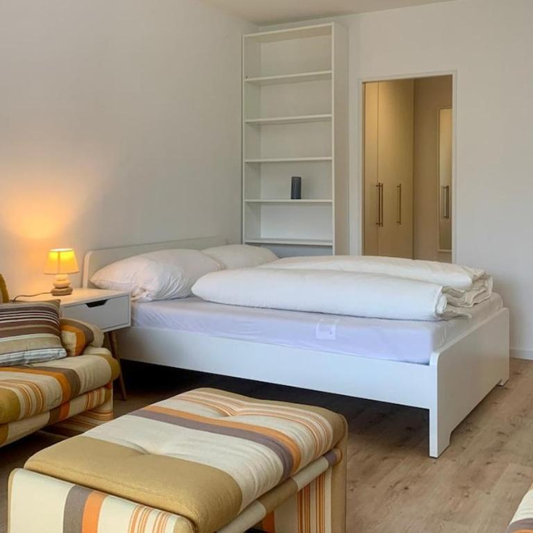 Central flat with 3 bedrooms and free parking space - Apartamento - 4