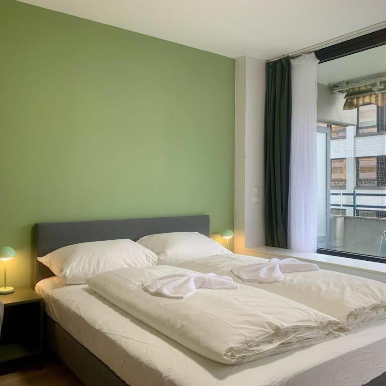 Central flat with 3 bedrooms and free parking space - Apartamento - 18