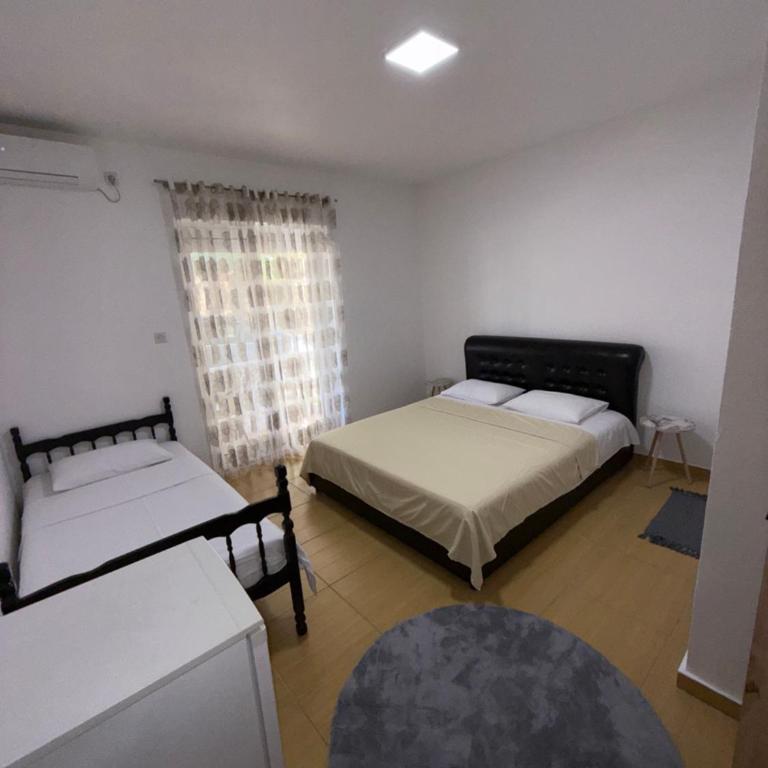 Apartments Lazo - Triple Room with Private Bathroom - 1