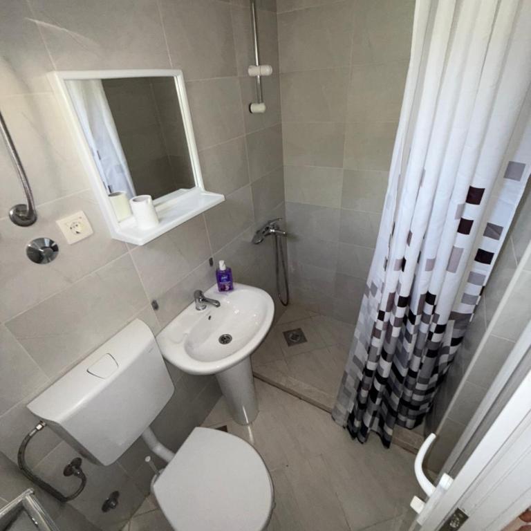 Apartments Lazo - Triple Room with Private Bathroom - 3