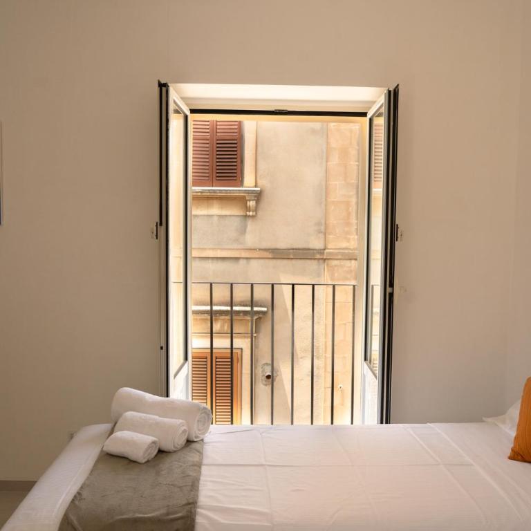 Siclea - Two-Bedroom Apartment with Balcony - 15