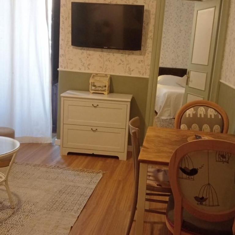 BeeClaire Guest House - Camera Tripla - 9