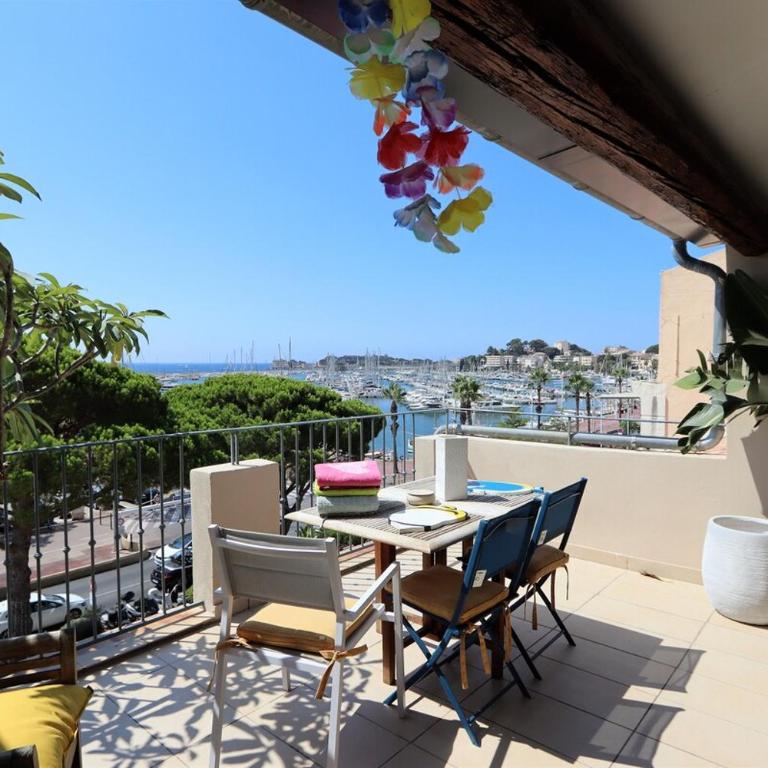 Duplex de 95 m2 sur le port, 17m2 de terrasse,parking - Appartement 2 Chambres - 4