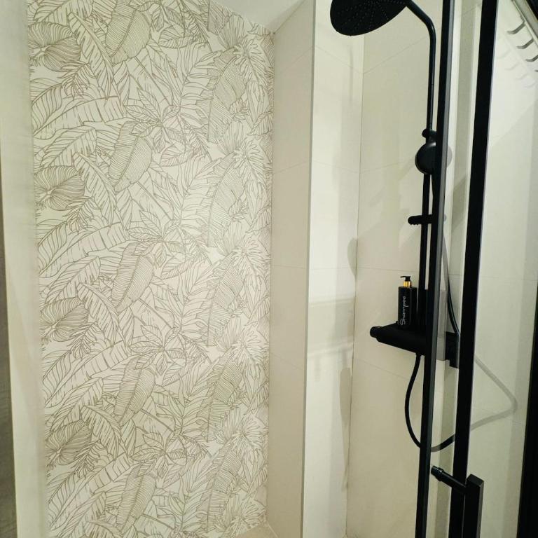 PLANAS 3 Designer Aparment with Terraza in Ruzafa SOHO - One-Bedroom Apartment - 5