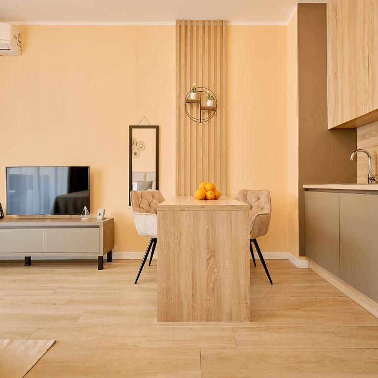 Casa Al Mare Residence, private studio, 1-st line, swimming pool - Studio with Mountain View - 17