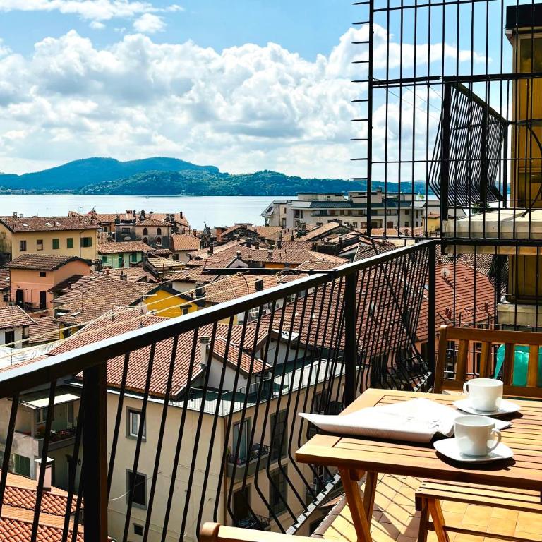 Apartment in the city center with PANORAMIC VIEW over the Lake and Verbania - Appartamento con 1 Camera da Letto e Vista Lago - 15