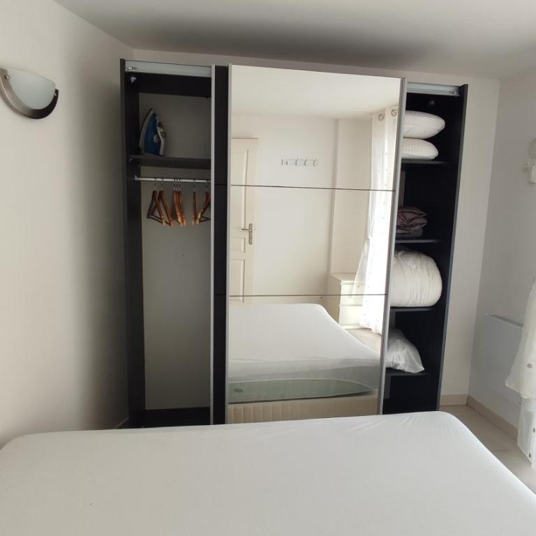 T2 Front de Mer et Piscine - Pieds dans l'eau - Apartment mit 1 Schlafzimmer - 5