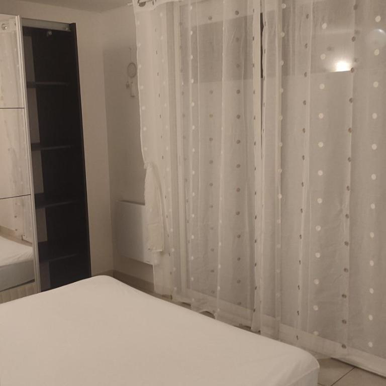 T2 Front de Mer et Piscine - Pieds dans l'eau - Apartment mit 1 Schlafzimmer - 4