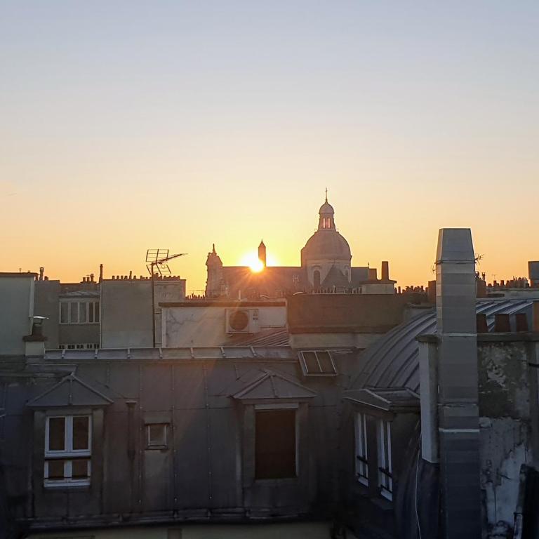 On the rooftops of Paris - Marais - Two-Bedroom Apartment - 3