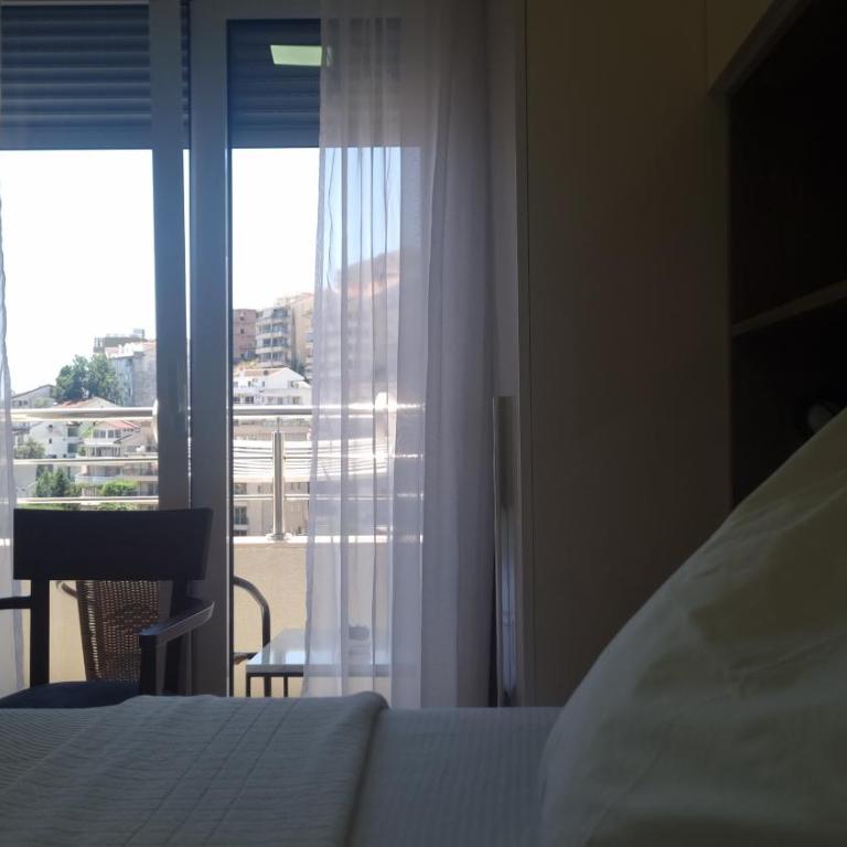 Orange Blues Apartments - Superior One-Bedroom Apartment with Balcony - 22