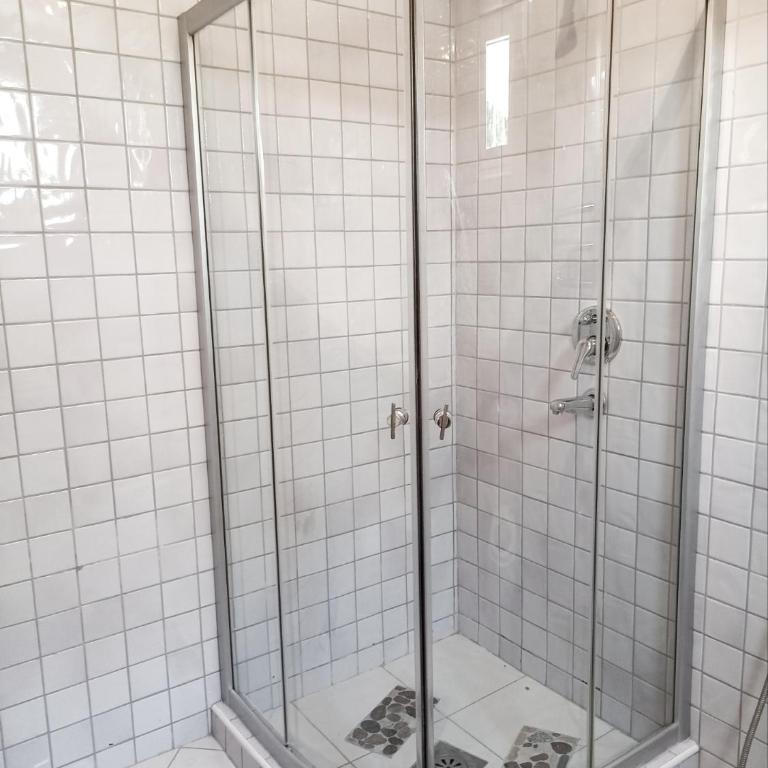 Spacious apartment Kotor - Three-Bedroom Apartment - 25