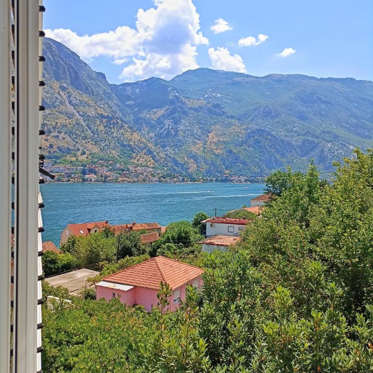 Spacious apartment Kotor - Three-Bedroom Apartment - 15