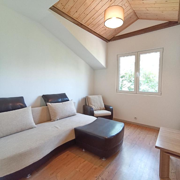 Spacious apartment Kotor - Three-Bedroom Apartment - 14