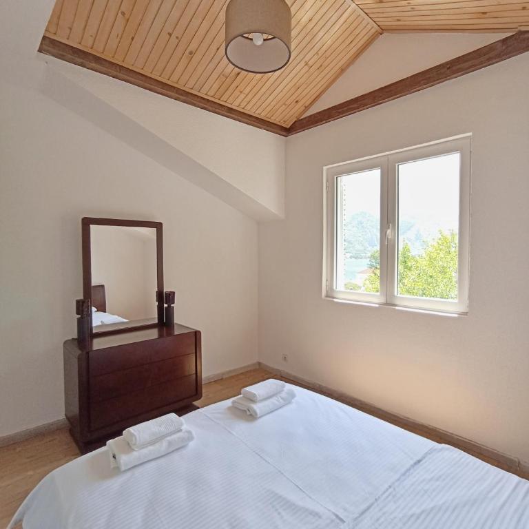 Spacious apartment Kotor - Three-Bedroom Apartment - 13
