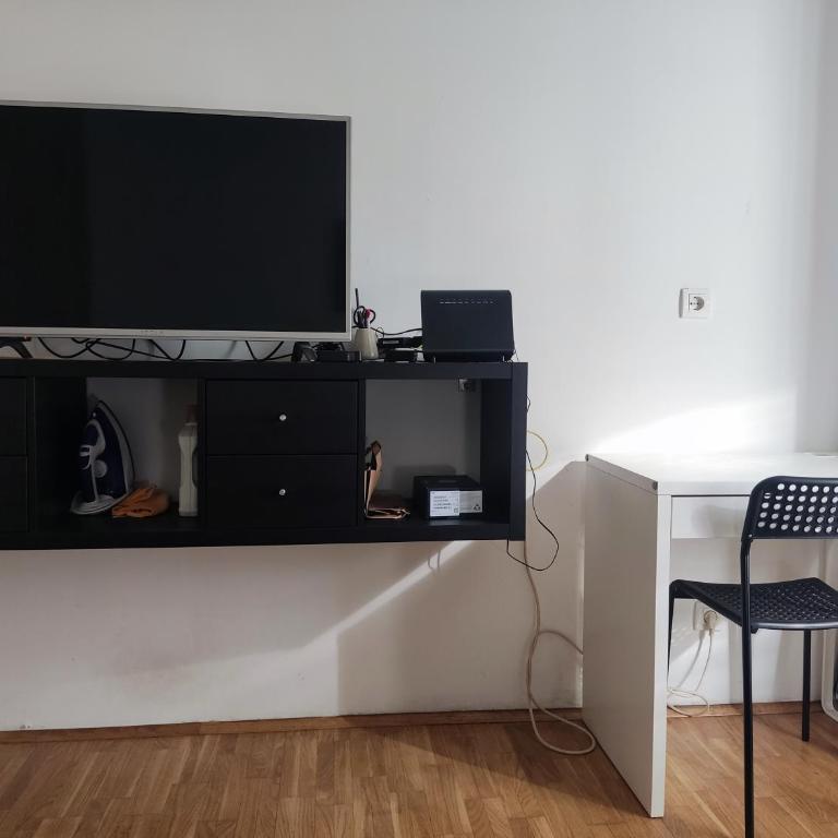 Quiet city center oasis - In the shade of walnut - Apartman sa 1 Spavaćom Sobom - 7