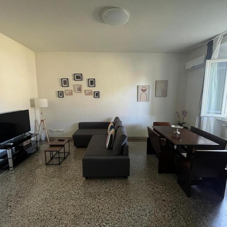 Alloggio Turistico in Via Trincere con parcheggio, wi-fi - Appartamento con 2 Camere da Letto - 10