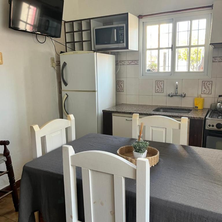 Casa en alquiler - Three-Bedroom House - 8