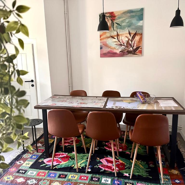 Central Sarajevo Apartment with Terrace & Free Parking - One-Bedroom Apartment - 25