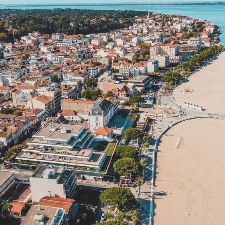 L'escale Arcachonnaise - Appartement T3 - 6 couchages - WIFI- PARKING PRIVÉ GRATUIT - Plages commerces à pied - Two-Bedroom Apartment with Balcony and Terrace - 25