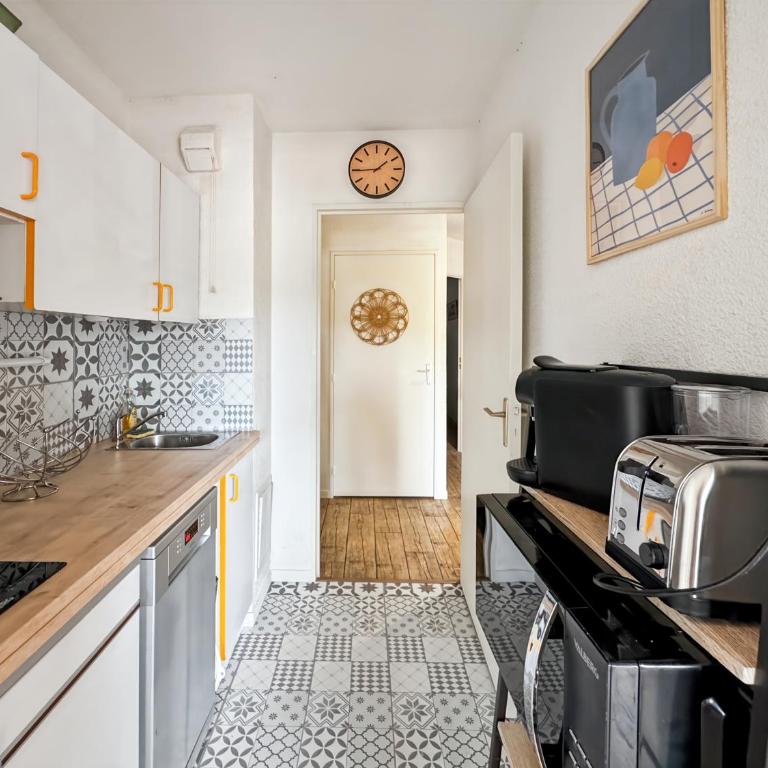L'escale Arcachonnaise - Appartement T3 - 6 couchages - WIFI- PARKING PRIVÉ GRATUIT - Plages commerces à pied - Two-Bedroom Apartment with Balcony and Terrace - 10