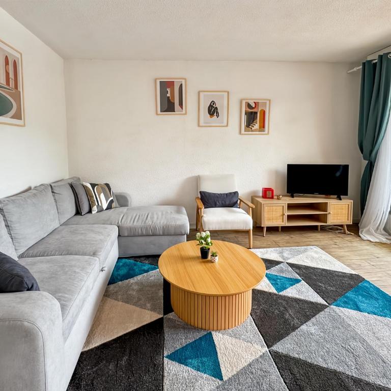 L'escale Arcachonnaise - Appartement T3 - 6 couchages - WIFI- PARKING PRIVÉ GRATUIT - Plages commerces à pied - Two-Bedroom Apartment with Balcony and Terrace - 3