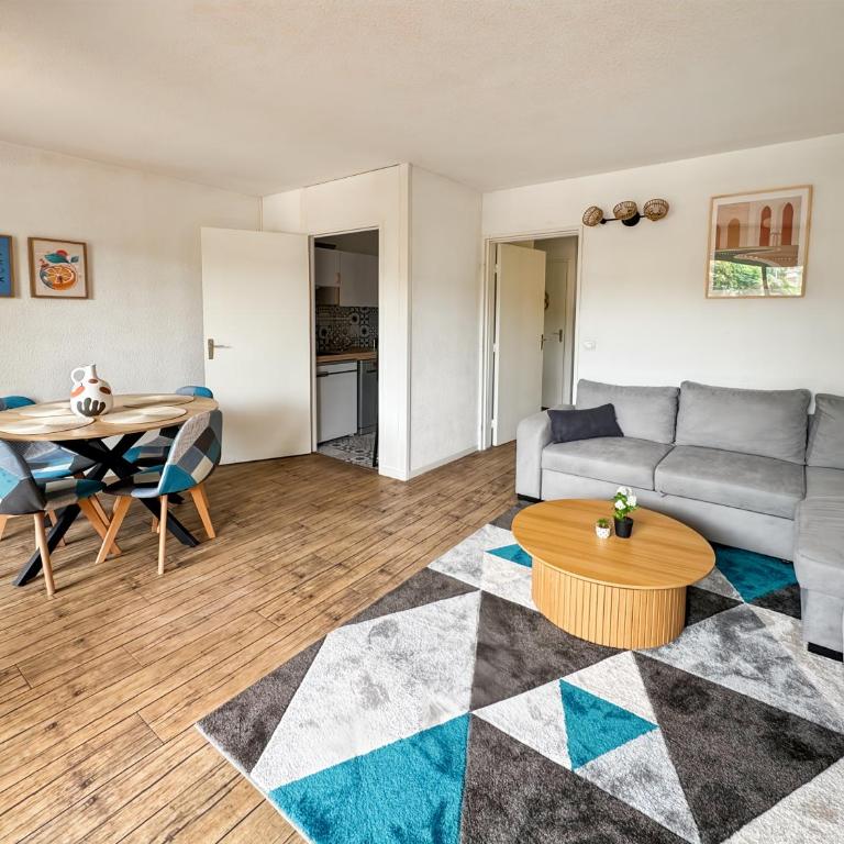 L'escale Arcachonnaise - Appartement T3 - 6 couchages - WIFI- PARKING PRIVÉ GRATUIT - Plages commerces à pied - Two-Bedroom Apartment with Balcony and Terrace - 9