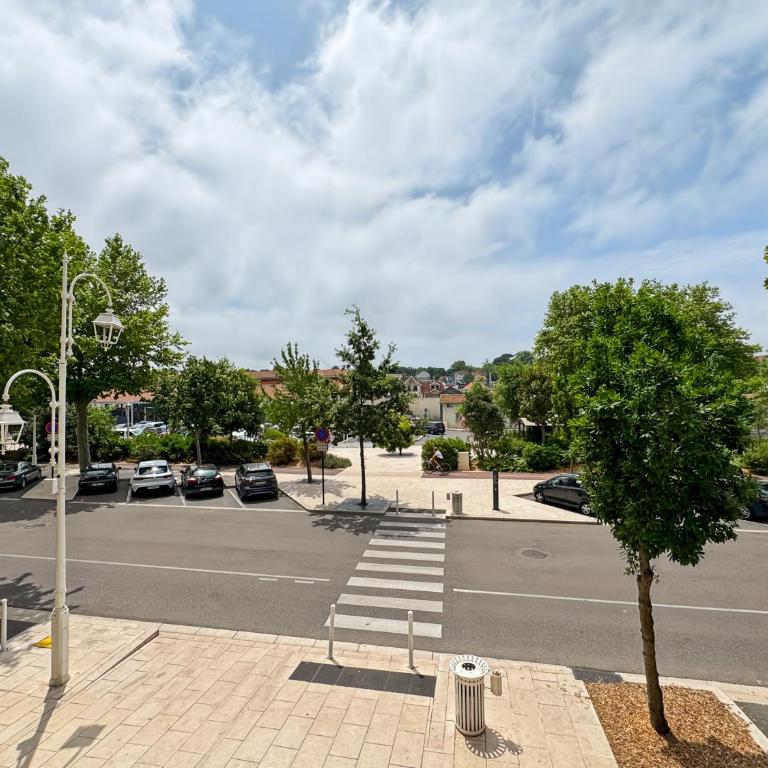 L'escale Arcachonnaise - Appartement T3 - 6 couchages - WIFI- PARKING PRIVÉ GRATUIT - Plages commerces à pied - Two-Bedroom Apartment with Balcony and Terrace - 8