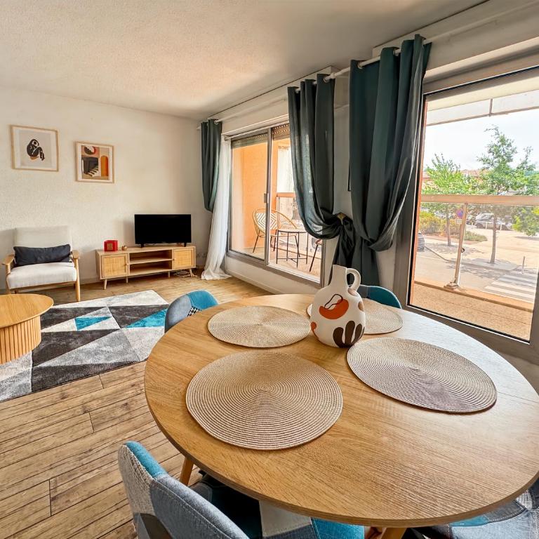 L'escale Arcachonnaise - Appartement T3 - 6 couchages - WIFI- PARKING PRIVÉ GRATUIT - Plages commerces à pied - Two-Bedroom Apartment with Balcony and Terrace - 6