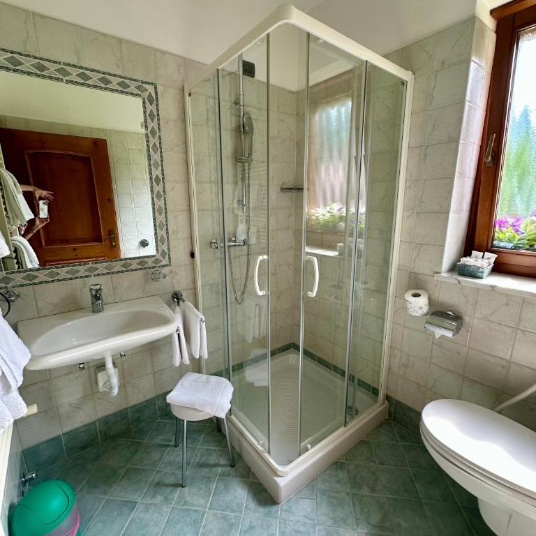 Hotel Garnì Il Cirmolo - Camera Economy Doppia con Letti Singoli - 4