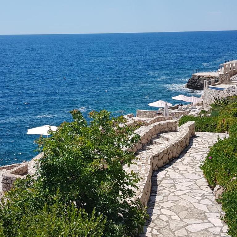 Emerald Dreamscape with Private Beach & Pool - One-Bedroom Apartment - 40