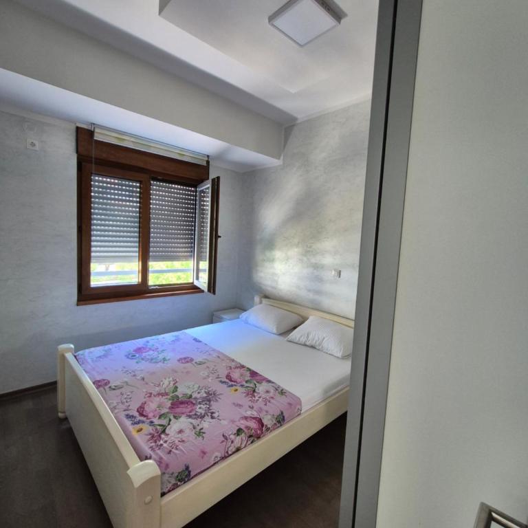 Petrovac - One-Bedroom Apartment - 10
