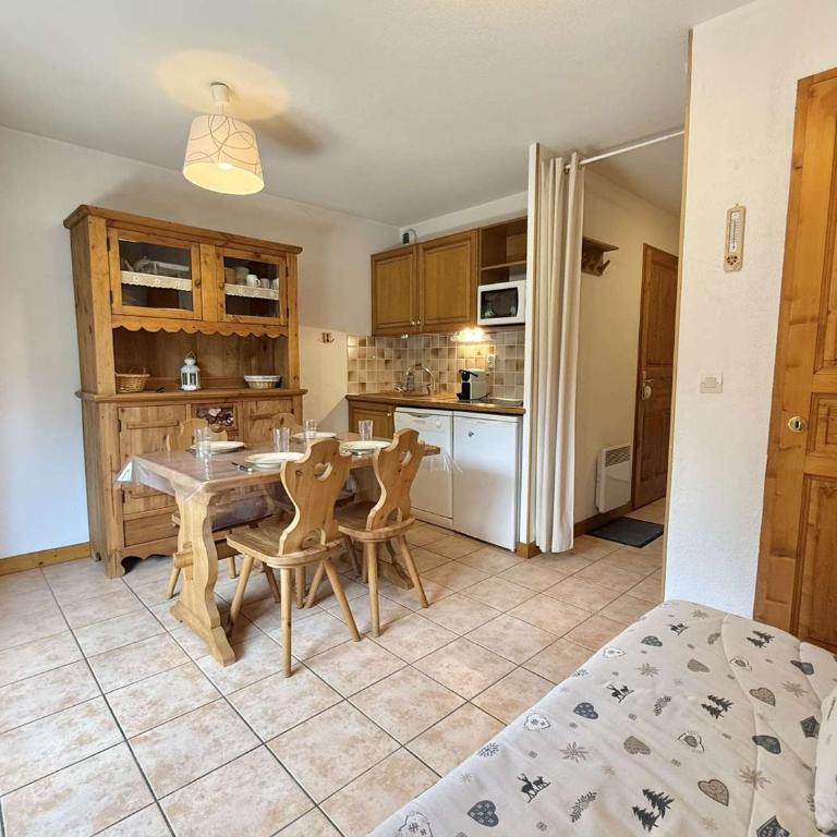 Charmant Studio Cabine à Praz-Sur-Arly, Ideal Pour 4 avec Parking, Proche Village et Remontées - Appartement 1 Chambre - 1