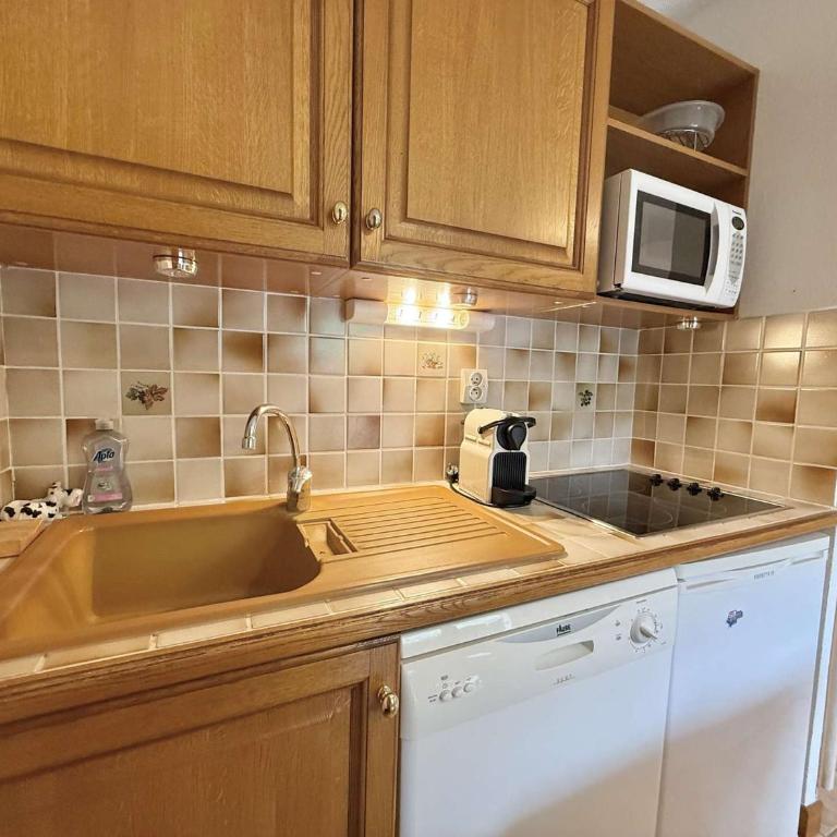 Charmant Studio Cabine à Praz-Sur-Arly, Ideal Pour 4 avec Parking, Proche Village et Remontées - Appartement 1 Chambre - 8