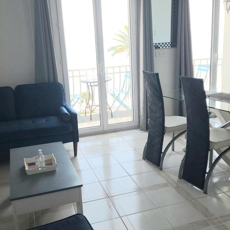 Appartements Au Cros De Cagnes - Appartement avec Balcon et Vue sur la Mer - 12