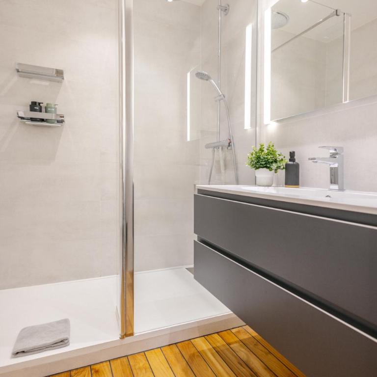 Grand T3 lumineux et climatisé - Two-Bedroom Apartment - 17