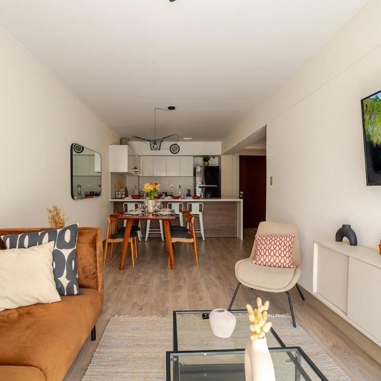Cozy apartment by Parque Kennedy, Miraflores - Two-Bedroom Apartment - 22