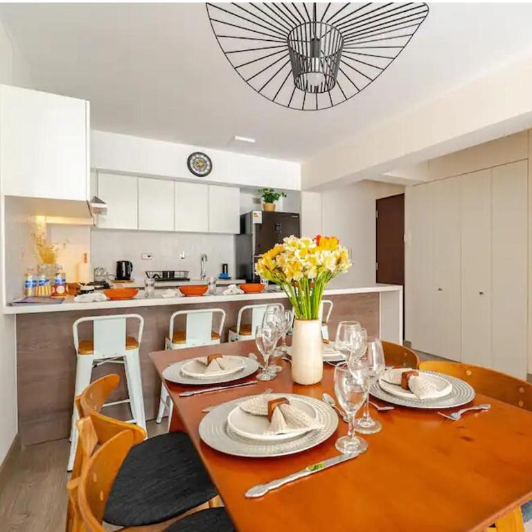 Cozy apartment by Parque Kennedy, Miraflores - Two-Bedroom Apartment - 23